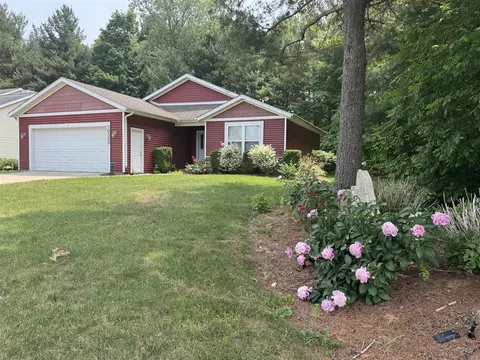 10505 Compton, South Haven, MI 49090