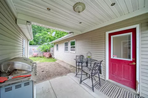 Exterior - 1501 Park Rd, Jackson, MI 49203 photo 3 of 7