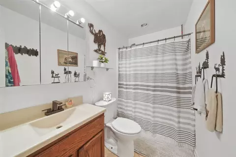 Bath - 1501 Park Rd, Jackson, MI 49203 photo 1 of 1