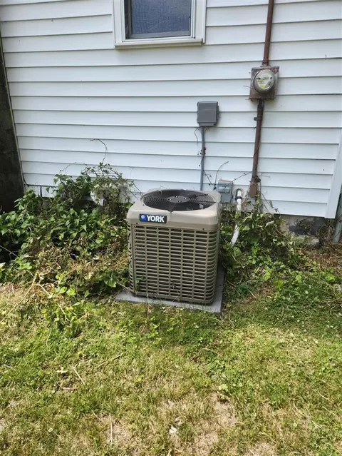 222 Scribner, Delton, MI 49046 photo 5