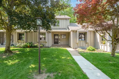 3745 Cedaridge, Kalamazoo, MI 49008