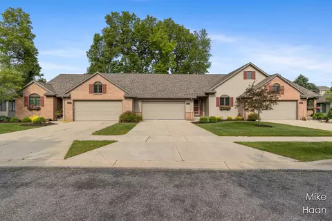 815 Hawthorne, Greenville, MI 48838