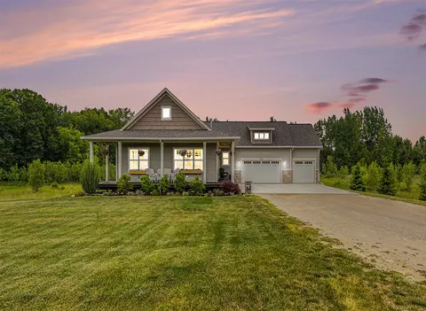 7677 11 Mile, Rockford, MI 49341