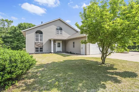6803 Dale, Fennville, MI 49408