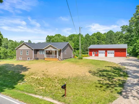 54727 Twin Lks, Dowagiac, MI 49047