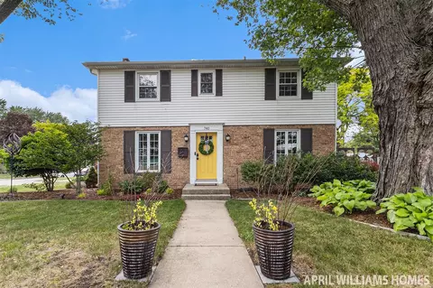 740 Van Raalte, Holland, MI 49423