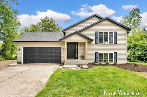 1674 3 Mile, Grand Rapids, MI 49544