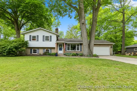 8145 Amelia, Jenison, MI 49428