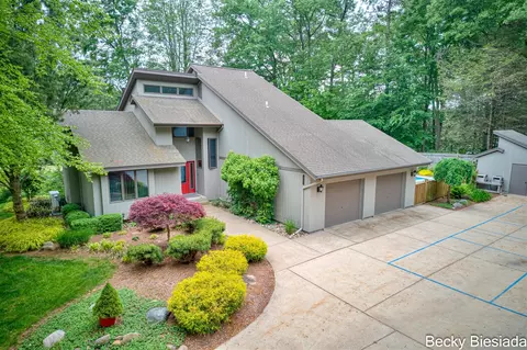 4731 Rood, Norton Shores, MI 49441