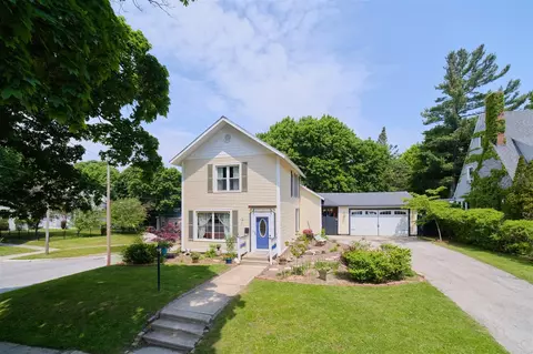 470 4th, Manistee, MI 49660