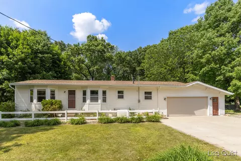 6733 Knollcrest, Rockford, MI 49341