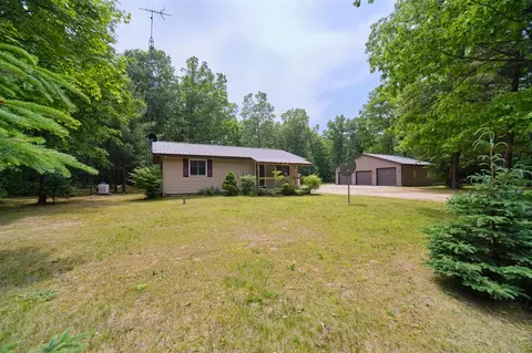 17455 Hoxeyville, Wellston, MI 49689