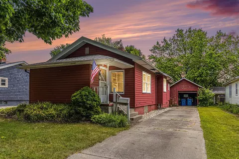 310 Lewis, Rockford, MI 49341