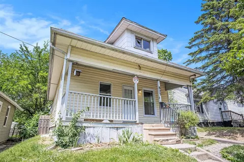 823 Larned, Lansing, MI 48912