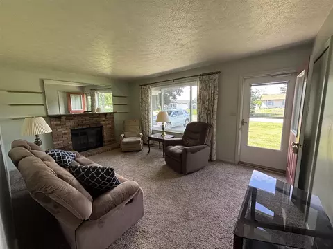 Living - 6446 Skylark, Jackson, MI 49201 photo 1 of 2