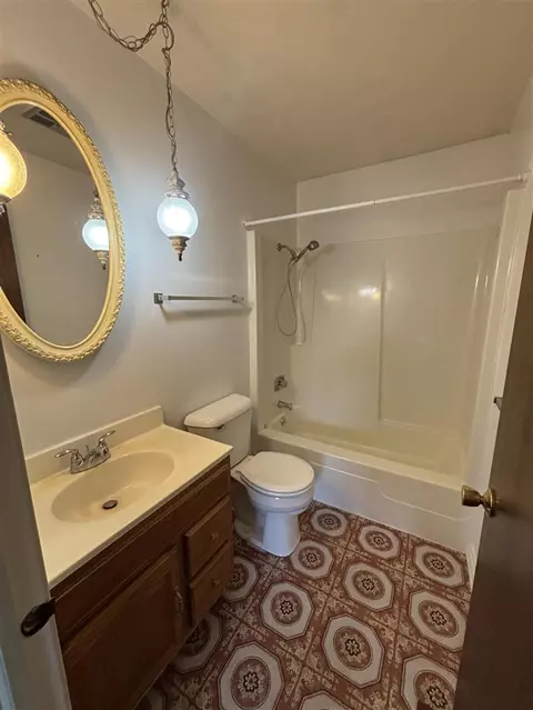 Bath - 6446 Skylark, Jackson, MI 49201 photo 1 of 2