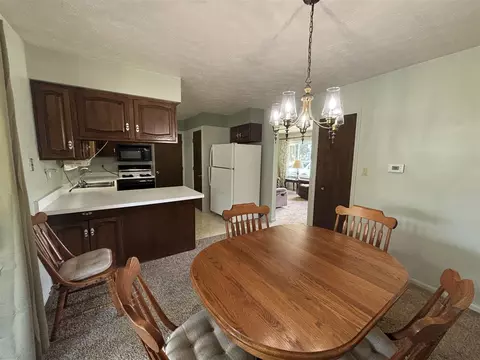 Dining - 6446 Skylark, Jackson, MI 49201 photo 2 of 3