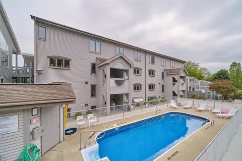 317 5th #8, Manistee, MI 49660