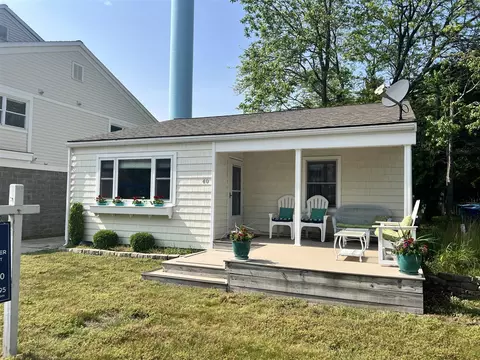 40 E 5th, Pentwater, MI 49449