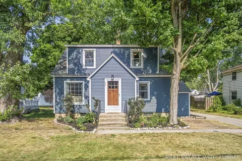 537 Graafschap, Holland, MI 49423