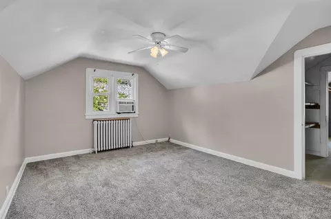 Bedroom - 806 Oakridge, Jackson, MI 49203 photo 9 of 18