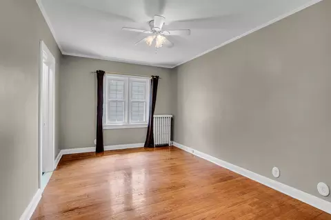 Bedroom - 806 Oakridge, Jackson, MI 49203 photo 2 of 18