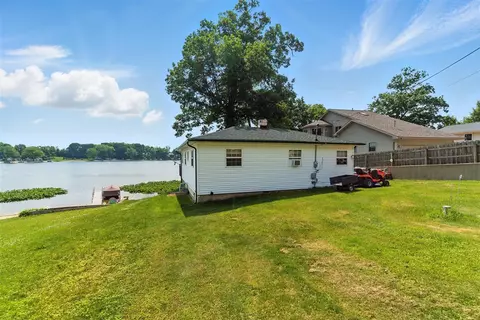 17295 Stevens Forest Lk, Cassopolis, MI 49031