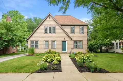 1021 Roseland, Kalamazoo, MI 49001