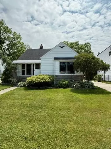 22026 Alger, Saint Clair Shores, MI 48080
