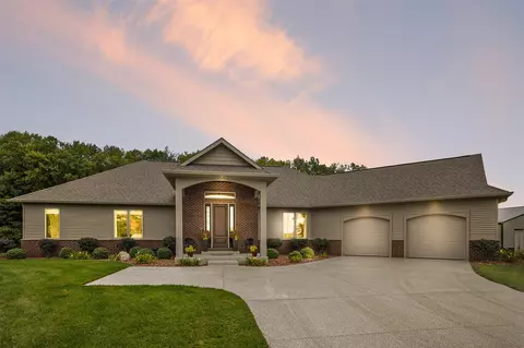 68363 Calvin Ctr, Cassopolis, MI 49031