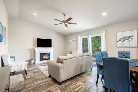 Living - 25220 Forest, Mattawan, MI 49071 photo 1 of 4