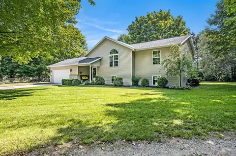 3700 Mapledge, Cedar Springs, MI 49319