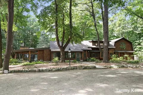 2450 Lakeshore, Fennville, MI 49408