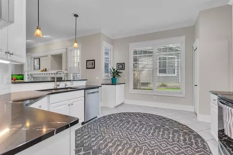 Kitchen - 816 E Barrington, Jackson, MI 49203 photo 3 of 5