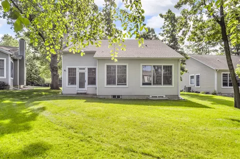 Exterior - 816 E Barrington, Jackson, MI 49203 photo 6 of 7