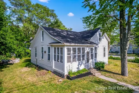 1044 Kenneth, Muskegon, MI 49442