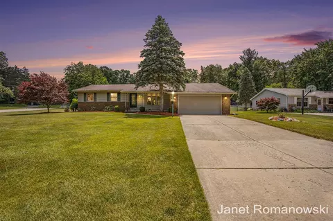 6182 Del Cano, Grand Rapids, MI 49546