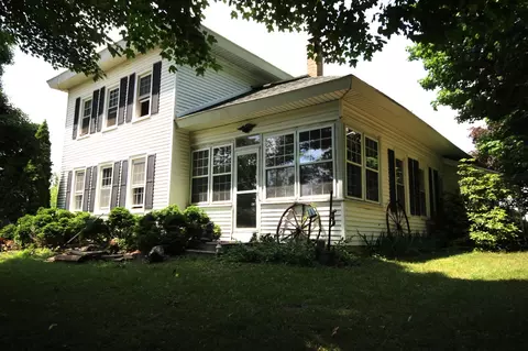 14585 E V, Fulton, MI 49052