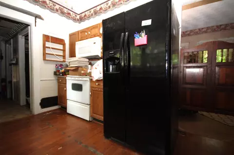 Kitchen - 14585 E V, Fulton, MI 49052 photo 2 of 2