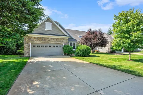8842 Oakland Hls, Portage, MI 49024