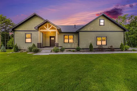 1185 N Hillside, Ludington, MI 49431
