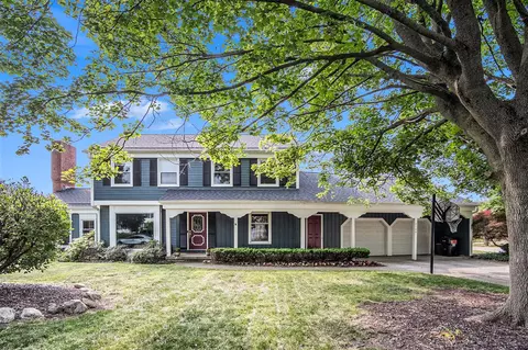 2104 Waterbury, Kentwood, MI 49508