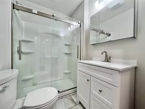 Bath - 336 E Prospect, Jackson, MI 49203 photo 1 of 1