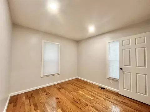 Bedroom - 336 E Prospect, Jackson, MI 49203 photo 2 of 3