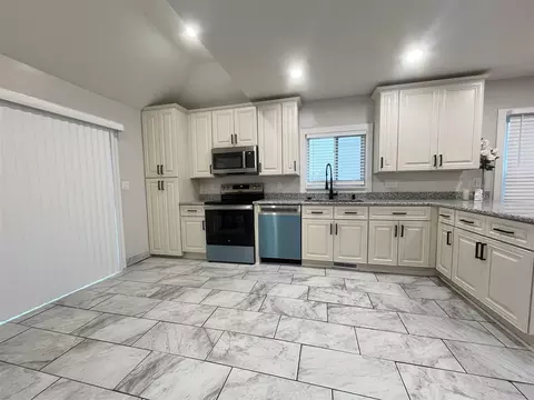 Kitchen - 336 E Prospect, Jackson, MI 49203 photo 2 of 5