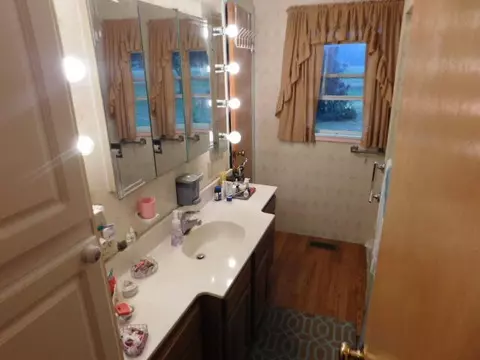 Bath - 3509 E Taylor, Hart, MI 49420 photo 1 of 2