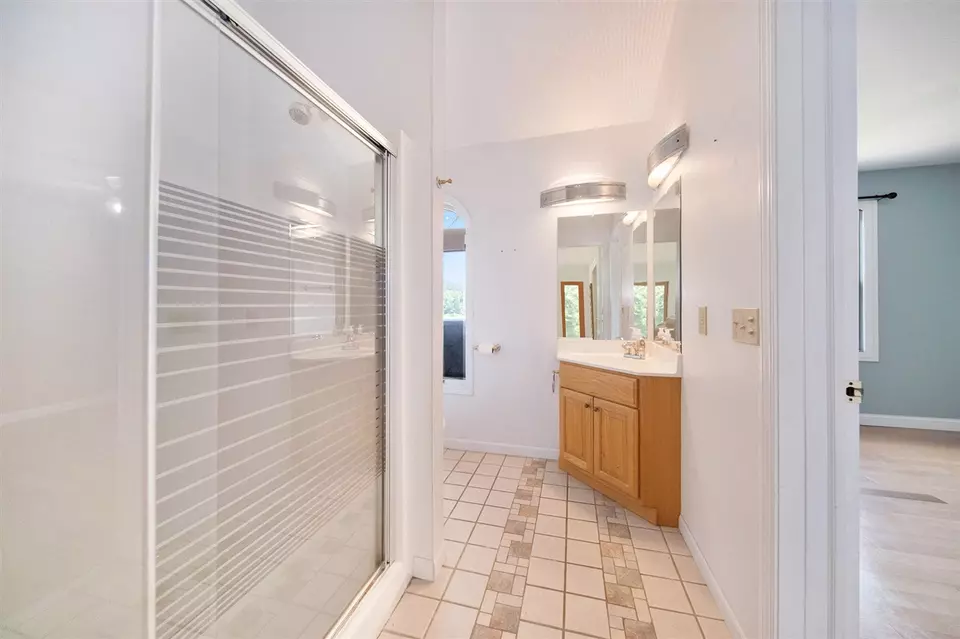 Bath - 6990 Kennedy, Munith, MI 49259 photo 1 of 2