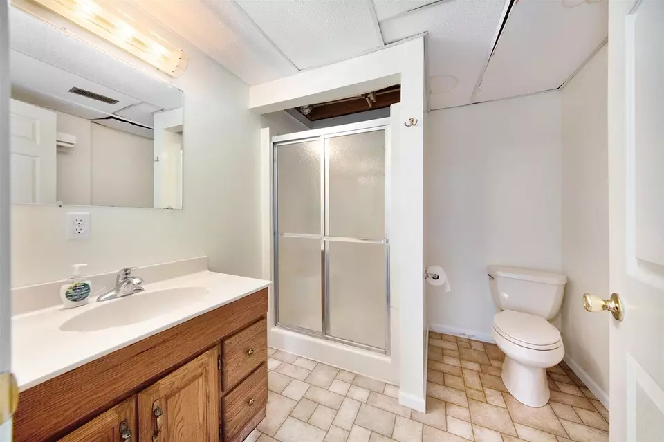 Bath - 6990 Kennedy, Munith, MI 49259 photo 2 of 2