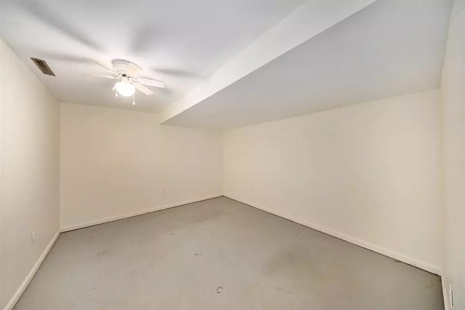 Bedroom - 6990 Kennedy, Munith, MI 49259 photo 5 of 5