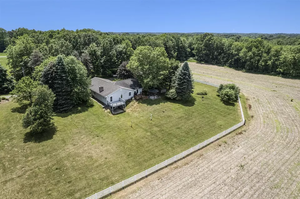 Exterior - 6990 Kennedy, Munith, MI 49259 photo 9 of 9